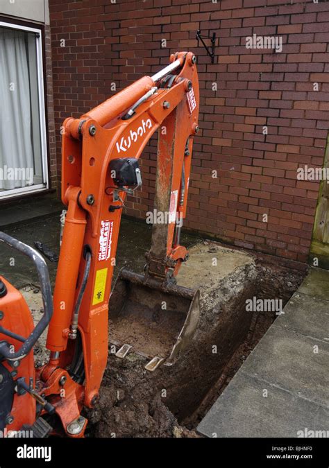 digging a foundation with a mini excavator|digging footings with mini digger.